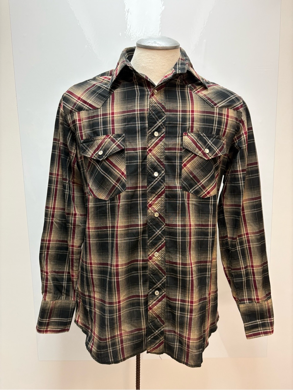 Wrangler Western Wear Men’s Medium Shirt